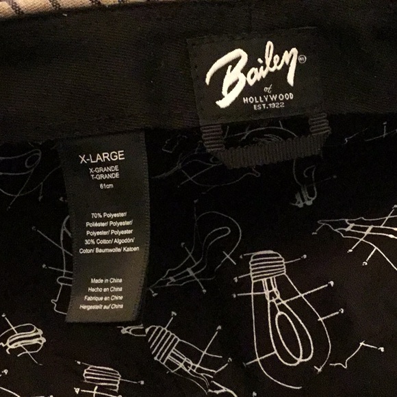 Bailey tan with black stripe XLarge - Picture 3 of 3